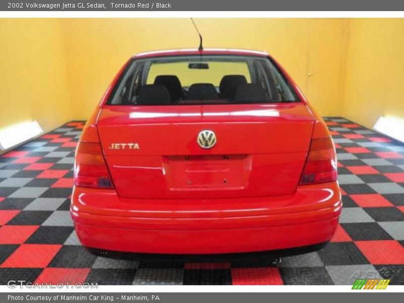 Tornado Red / Black 2002 Volkswagen Jetta GL Sedan