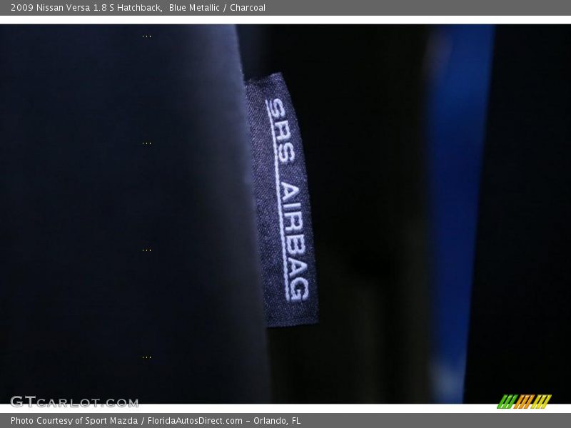 Blue Metallic / Charcoal 2009 Nissan Versa 1.8 S Hatchback
