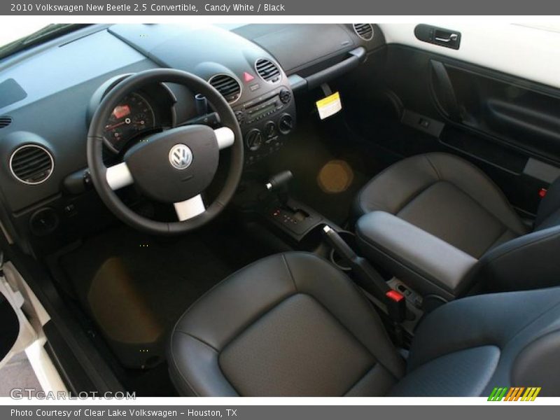 Candy White / Black 2010 Volkswagen New Beetle 2.5 Convertible