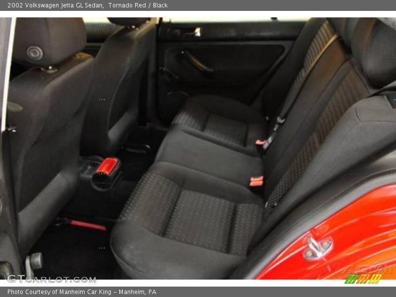 Tornado Red / Black 2002 Volkswagen Jetta GL Sedan
