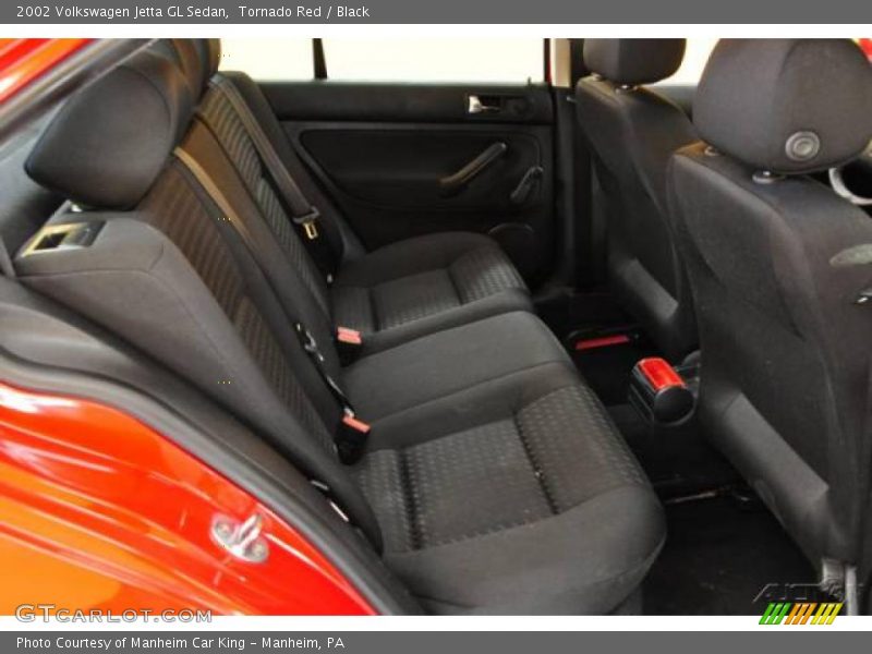 Tornado Red / Black 2002 Volkswagen Jetta GL Sedan