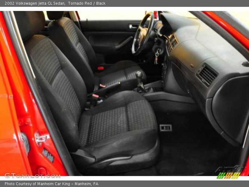 Tornado Red / Black 2002 Volkswagen Jetta GL Sedan