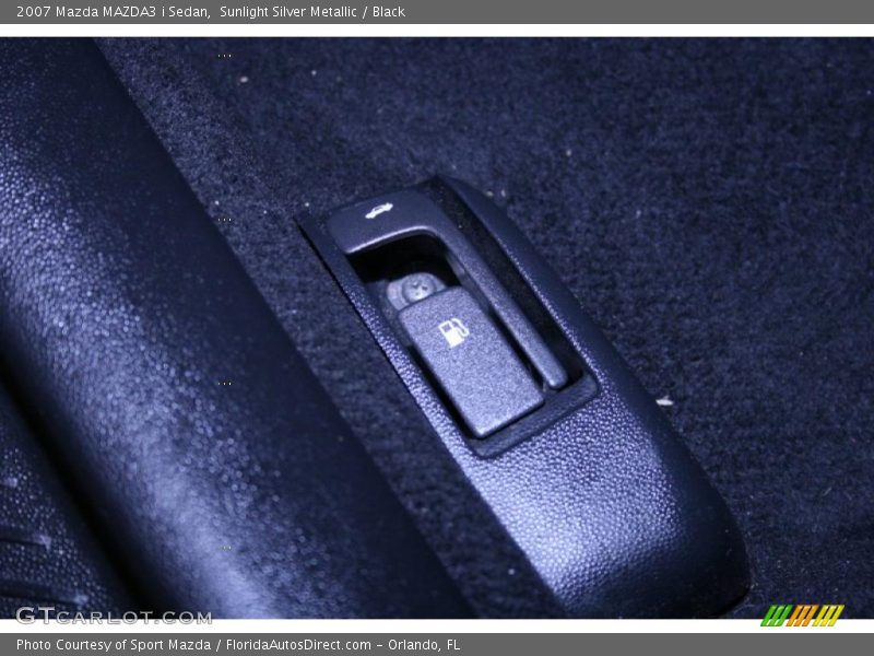 Sunlight Silver Metallic / Black 2007 Mazda MAZDA3 i Sedan