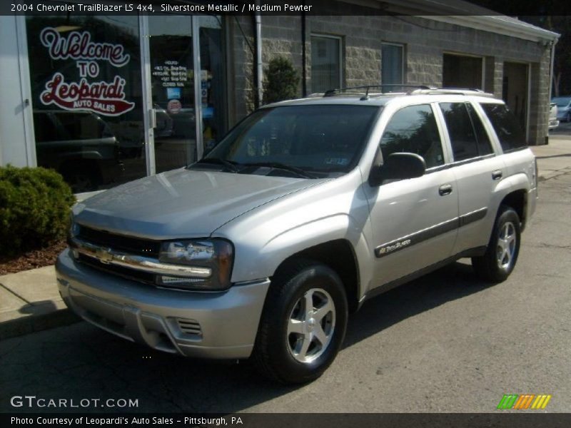 Silverstone Metallic / Medium Pewter 2004 Chevrolet TrailBlazer LS 4x4