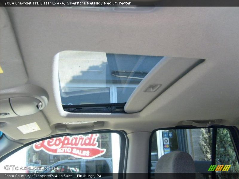 Silverstone Metallic / Medium Pewter 2004 Chevrolet TrailBlazer LS 4x4