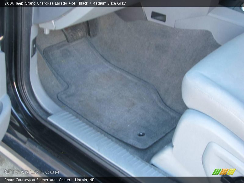 Black / Medium Slate Gray 2006 Jeep Grand Cherokee Laredo 4x4