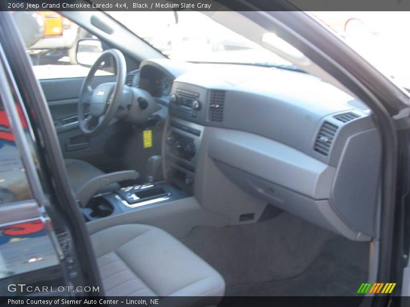 Black / Medium Slate Gray 2006 Jeep Grand Cherokee Laredo 4x4