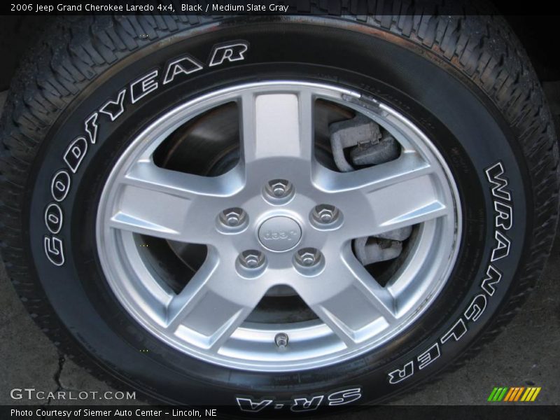 Black / Medium Slate Gray 2006 Jeep Grand Cherokee Laredo 4x4