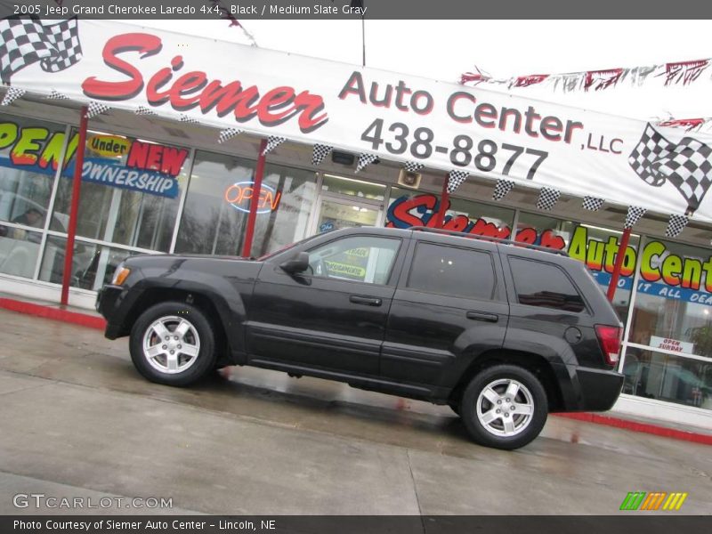 Black / Medium Slate Gray 2005 Jeep Grand Cherokee Laredo 4x4