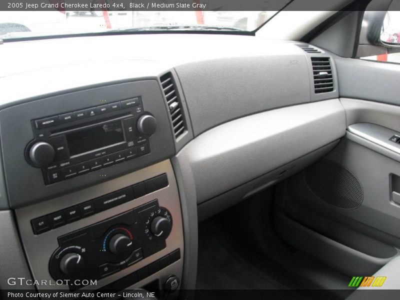 Black / Medium Slate Gray 2005 Jeep Grand Cherokee Laredo 4x4