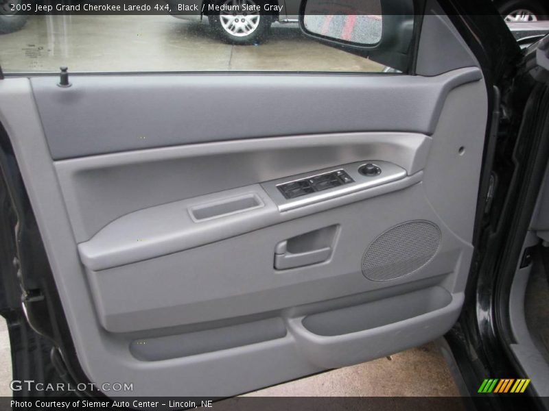 Black / Medium Slate Gray 2005 Jeep Grand Cherokee Laredo 4x4