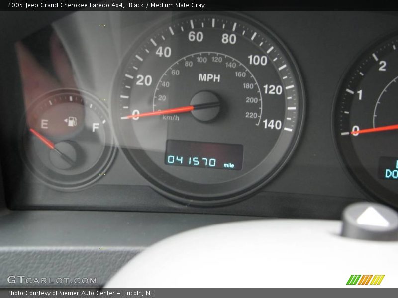 Black / Medium Slate Gray 2005 Jeep Grand Cherokee Laredo 4x4