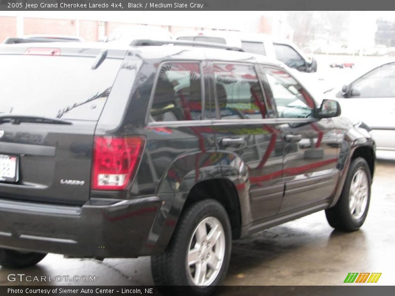 Black / Medium Slate Gray 2005 Jeep Grand Cherokee Laredo 4x4