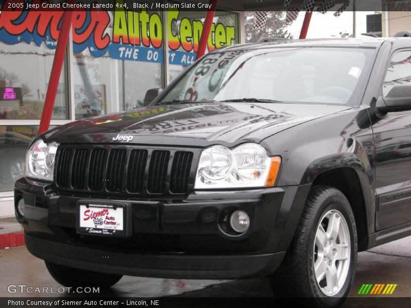 Black / Medium Slate Gray 2005 Jeep Grand Cherokee Laredo 4x4