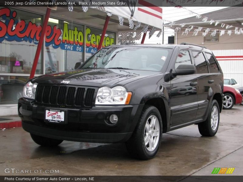 Black / Medium Slate Gray 2005 Jeep Grand Cherokee Laredo 4x4