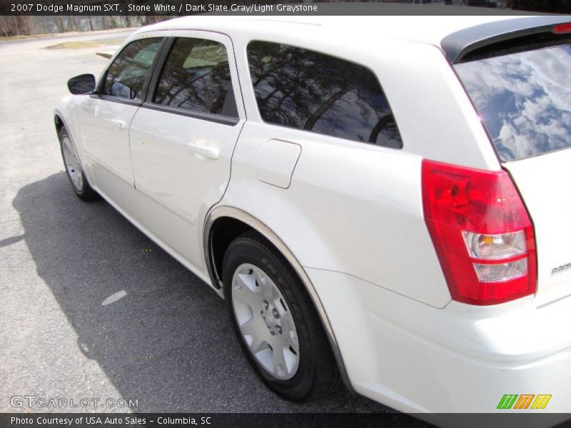 Stone White / Dark Slate Gray/Light Graystone 2007 Dodge Magnum SXT