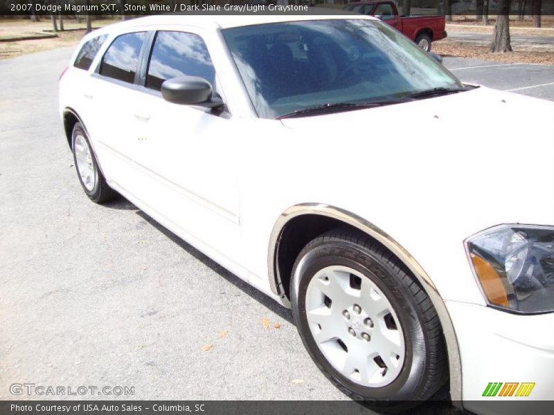 Stone White / Dark Slate Gray/Light Graystone 2007 Dodge Magnum SXT