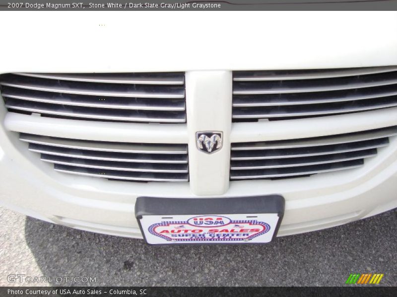 Stone White / Dark Slate Gray/Light Graystone 2007 Dodge Magnum SXT