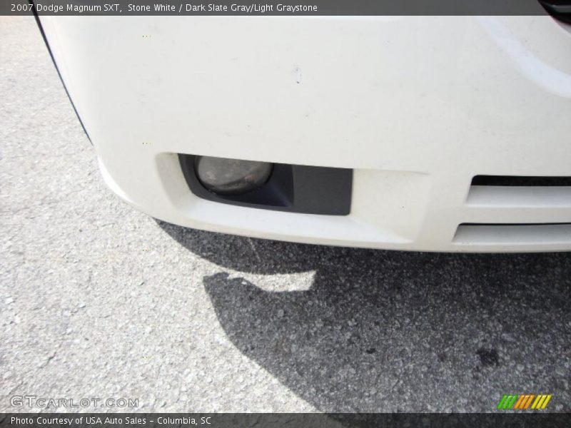 Stone White / Dark Slate Gray/Light Graystone 2007 Dodge Magnum SXT
