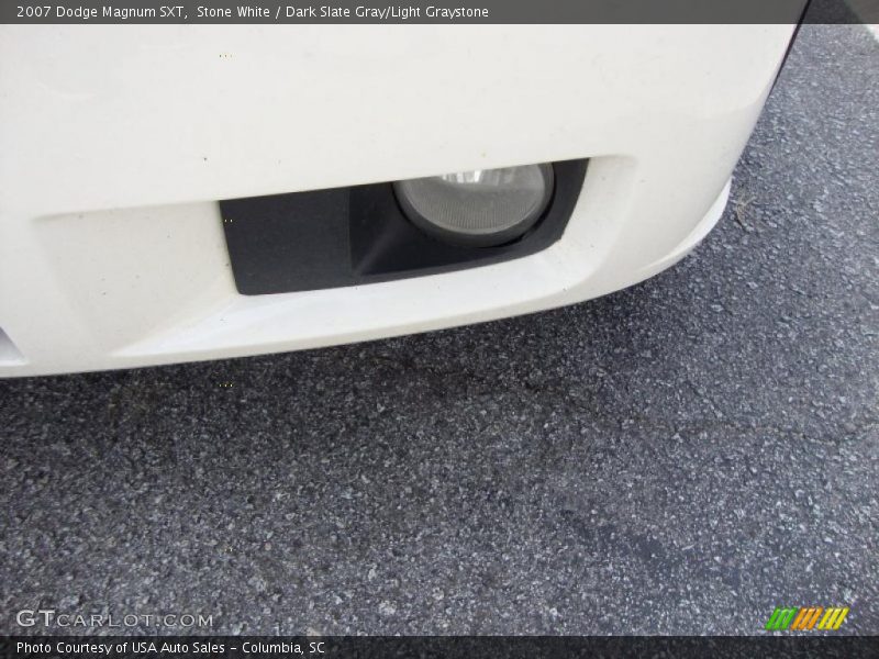 Stone White / Dark Slate Gray/Light Graystone 2007 Dodge Magnum SXT