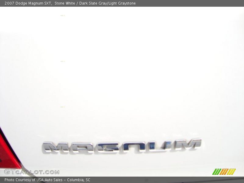 Stone White / Dark Slate Gray/Light Graystone 2007 Dodge Magnum SXT