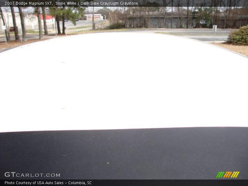 Stone White / Dark Slate Gray/Light Graystone 2007 Dodge Magnum SXT