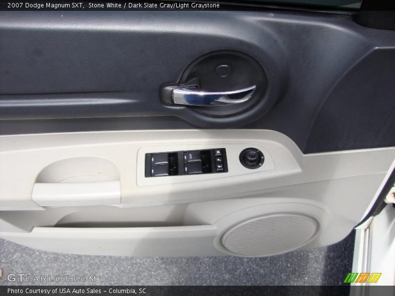 Stone White / Dark Slate Gray/Light Graystone 2007 Dodge Magnum SXT
