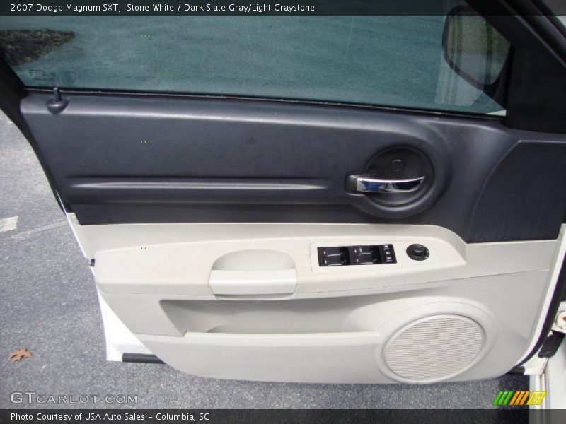 Stone White / Dark Slate Gray/Light Graystone 2007 Dodge Magnum SXT