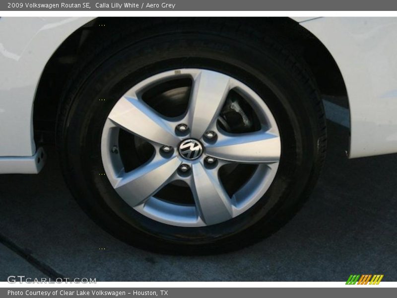Calla Lilly White / Aero Grey 2009 Volkswagen Routan SE