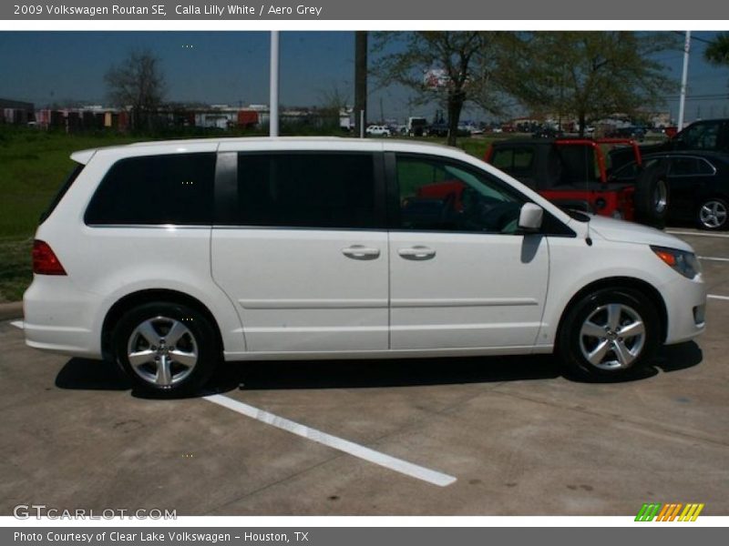 Calla Lilly White / Aero Grey 2009 Volkswagen Routan SE
