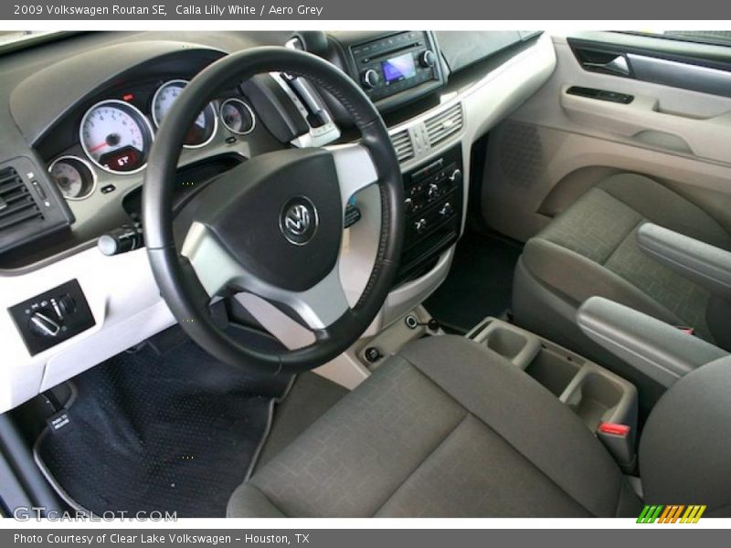 Calla Lilly White / Aero Grey 2009 Volkswagen Routan SE