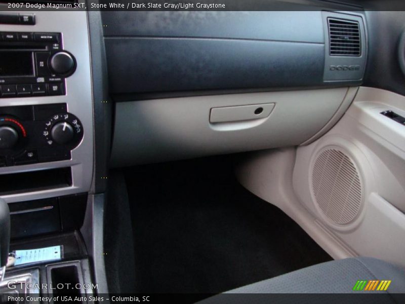Stone White / Dark Slate Gray/Light Graystone 2007 Dodge Magnum SXT