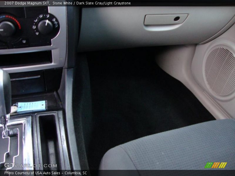 Stone White / Dark Slate Gray/Light Graystone 2007 Dodge Magnum SXT