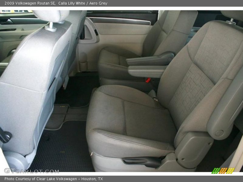 Calla Lilly White / Aero Grey 2009 Volkswagen Routan SE