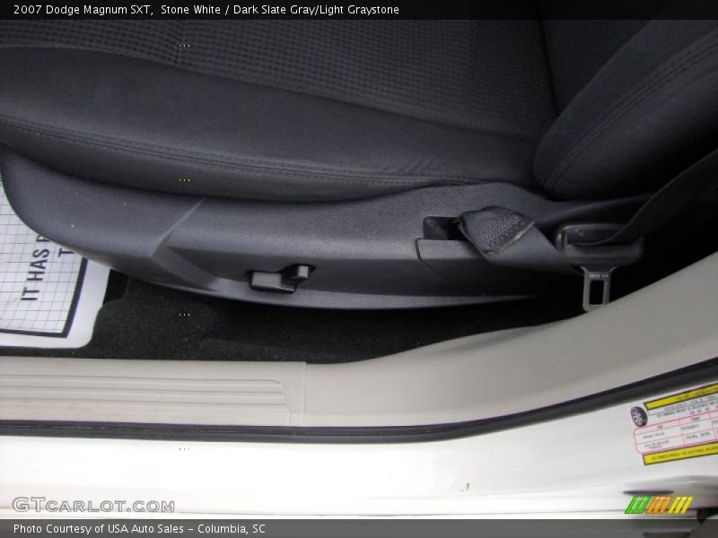 Stone White / Dark Slate Gray/Light Graystone 2007 Dodge Magnum SXT