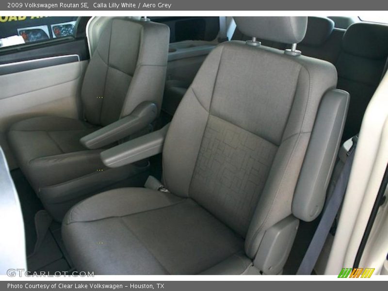 Calla Lilly White / Aero Grey 2009 Volkswagen Routan SE