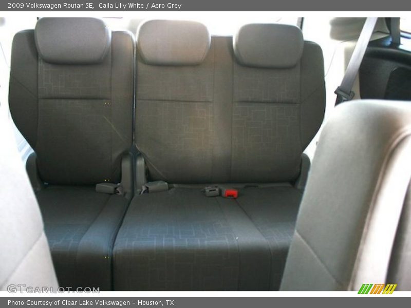 Calla Lilly White / Aero Grey 2009 Volkswagen Routan SE
