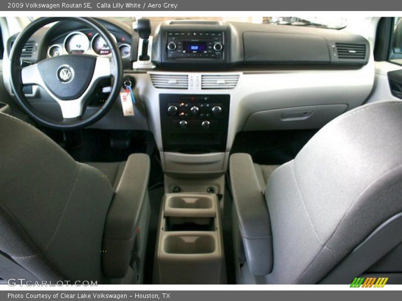 Calla Lilly White / Aero Grey 2009 Volkswagen Routan SE