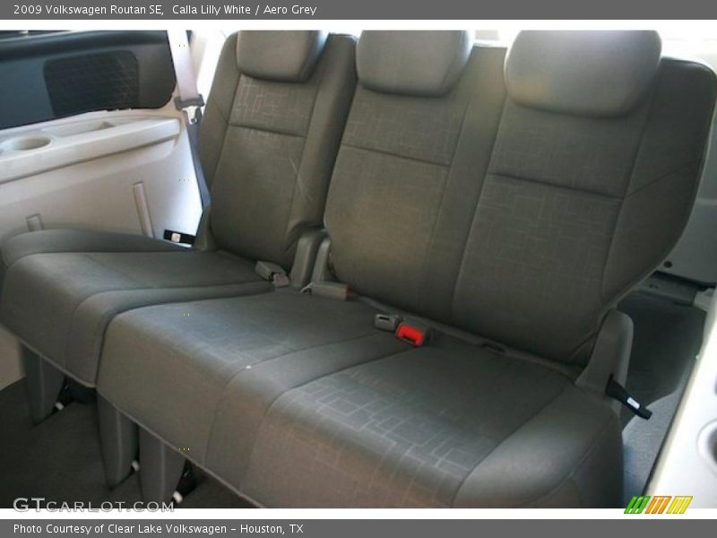 Calla Lilly White / Aero Grey 2009 Volkswagen Routan SE
