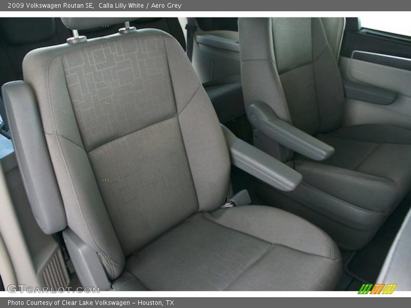 Calla Lilly White / Aero Grey 2009 Volkswagen Routan SE