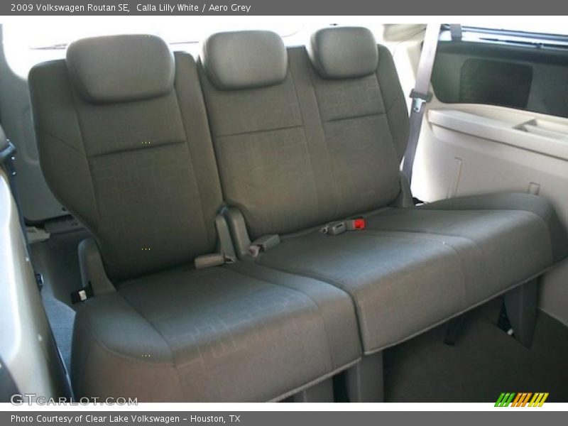 Calla Lilly White / Aero Grey 2009 Volkswagen Routan SE