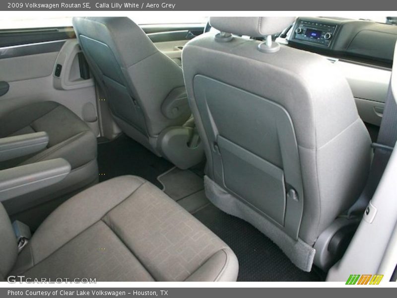 Calla Lilly White / Aero Grey 2009 Volkswagen Routan SE