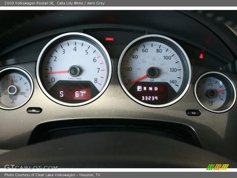 Calla Lilly White / Aero Grey 2009 Volkswagen Routan SE