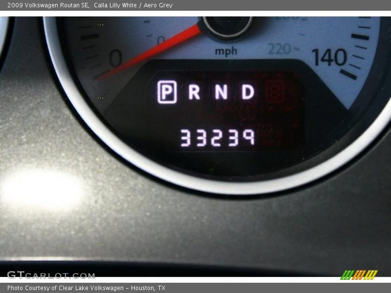 Calla Lilly White / Aero Grey 2009 Volkswagen Routan SE