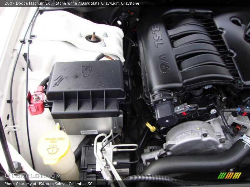 Stone White / Dark Slate Gray/Light Graystone 2007 Dodge Magnum SXT