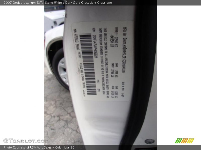 Stone White / Dark Slate Gray/Light Graystone 2007 Dodge Magnum SXT