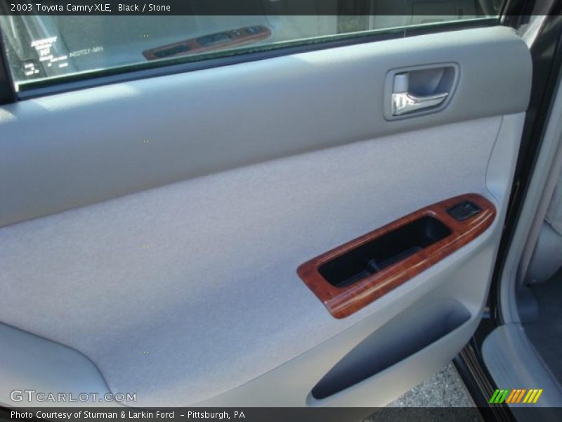 Black / Stone 2003 Toyota Camry XLE