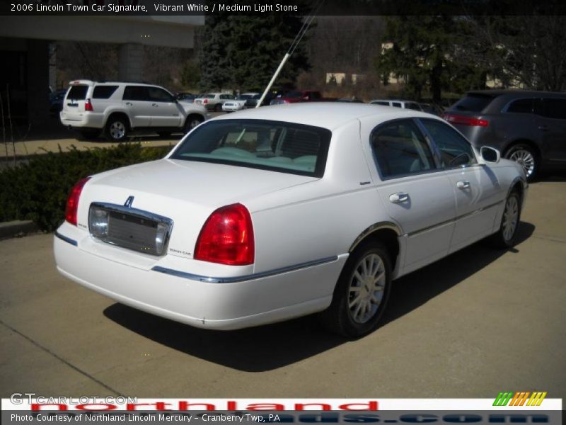 Vibrant White / Medium Light Stone 2006 Lincoln Town Car Signature