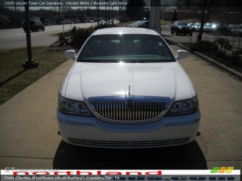 Vibrant White / Medium Light Stone 2006 Lincoln Town Car Signature