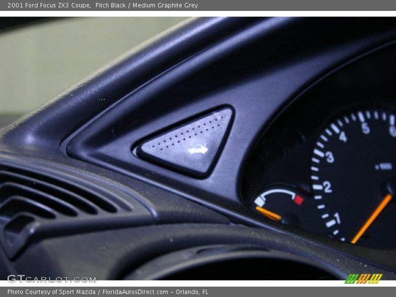 Pitch Black / Medium Graphite Grey 2001 Ford Focus ZX3 Coupe